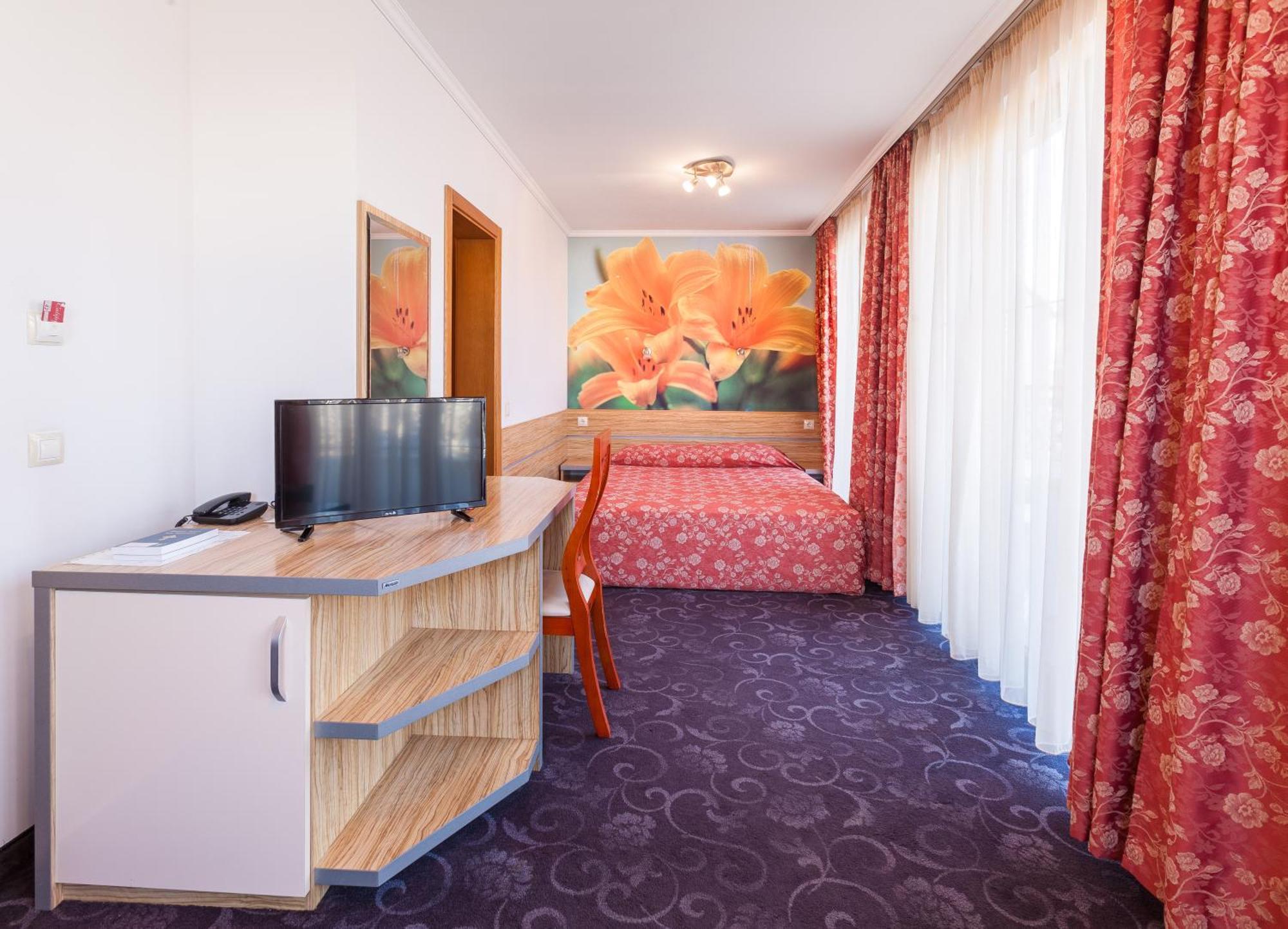 Семеен Хотел Опера Burgas Room photo
