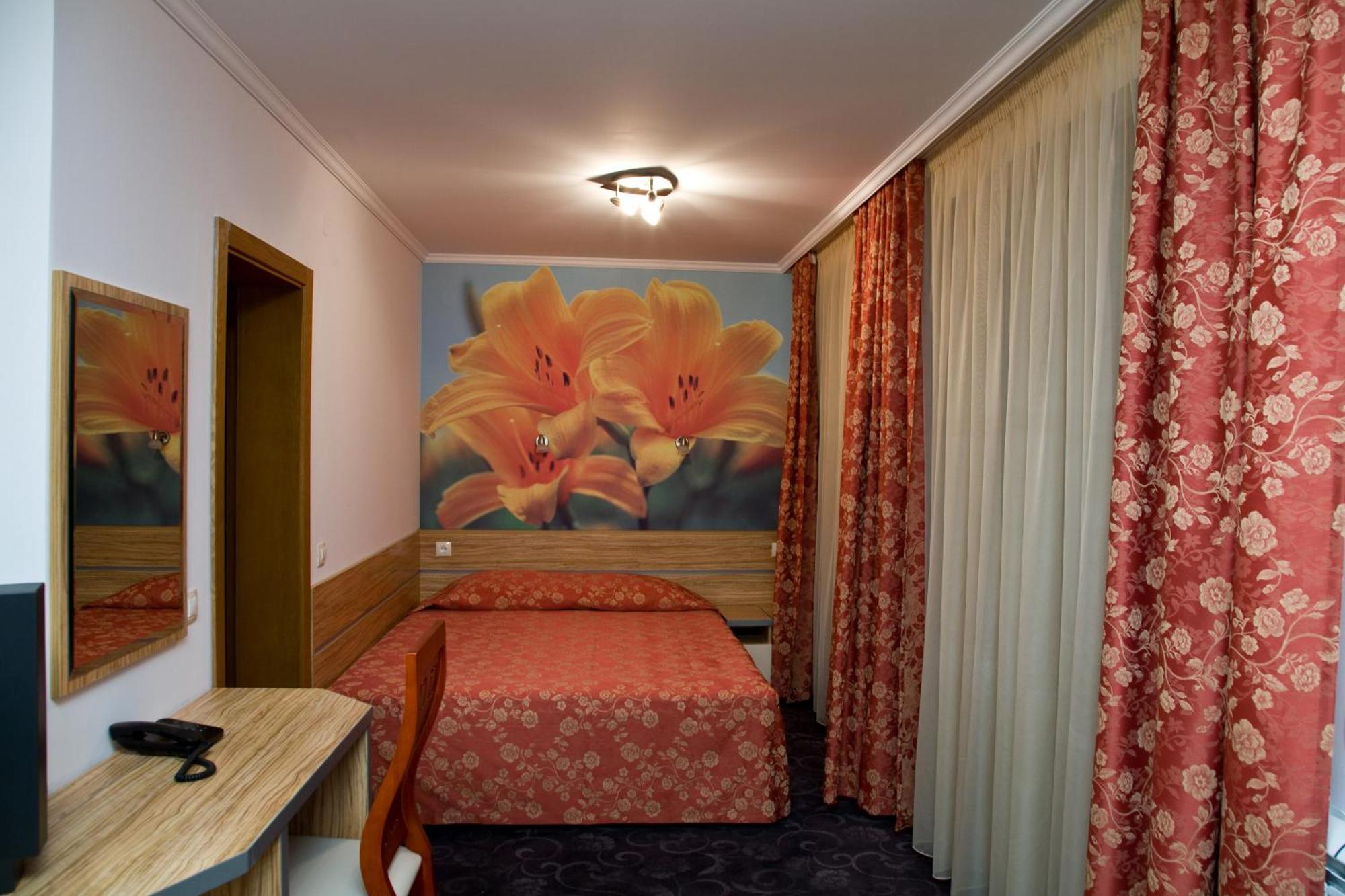 Семеен Хотел Опера Burgas Room photo